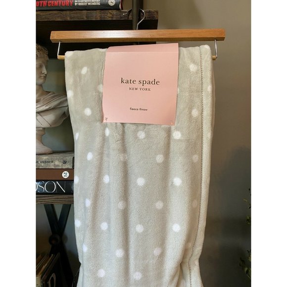 Kate Spade Gray White Polka Dot Fleece Throw 50x70 - Picture 2 of 7